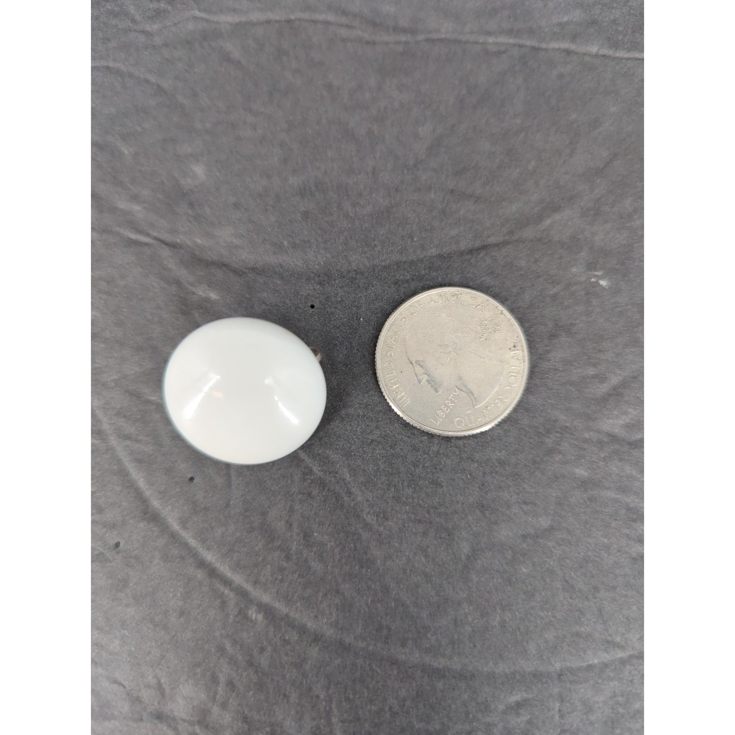 Vintage White Round Flat Disc Screw Back Earrings Retro Jewelry