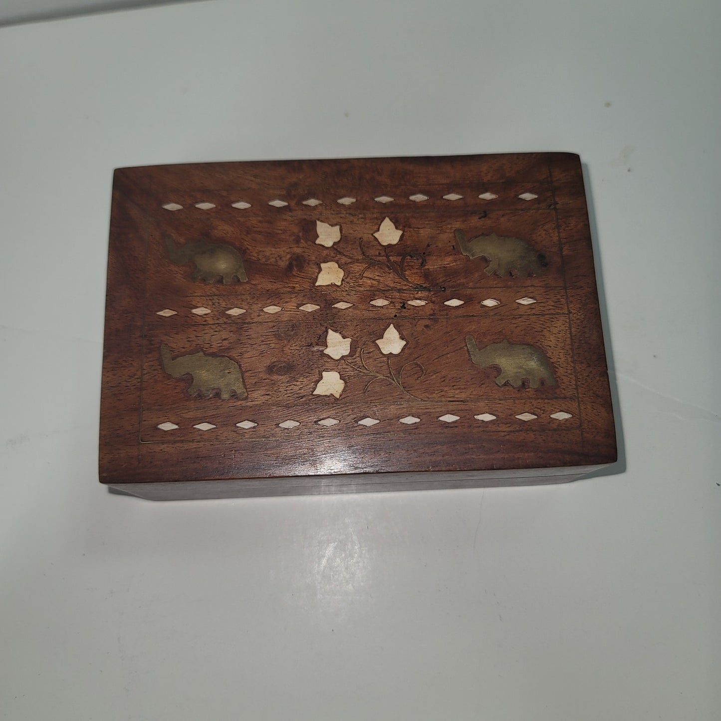 VINTAGE 1950s Anglo Indian Style Rosewood Box Brass Elephants Leaves Inlaid