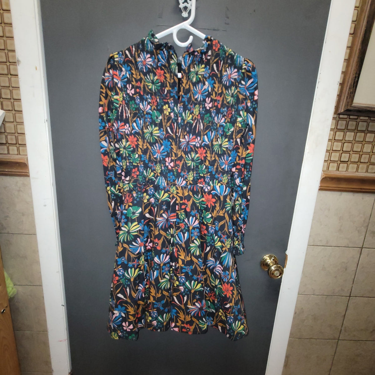 Boden Size 6 dress Ruched bodice Long Sleeve Lined multicolor floral