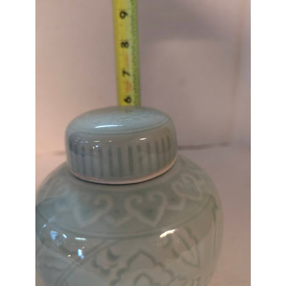Vintage Chinese Celadon Ginger Jar Chinoiserie Pale Green Ceramic Urn Vase 6"