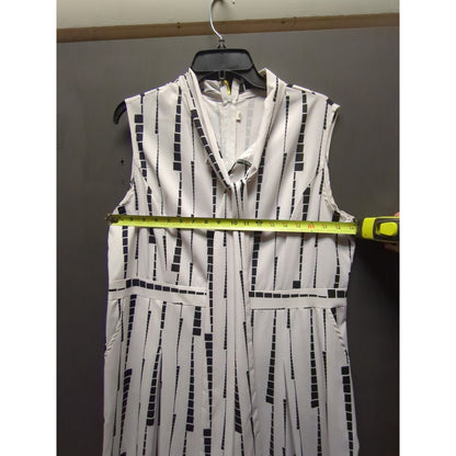 Striped One Piece Black and white jumpsuit Size 2xl Women with pockets Polyester