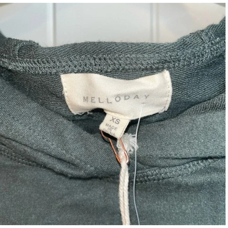 NEW NWT Melloday Olive Green Long Sleeve Top with Hood Size XS kangaroo pocket
