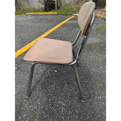 Secondhand Sandies: Vintage kids chair school