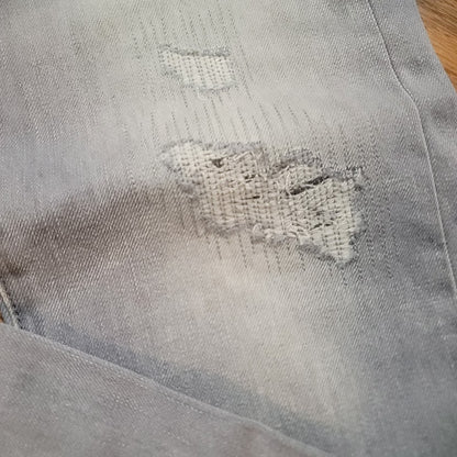 NWT Jean Shop Mick Slim Regular Distressed Jeans Light Wash 33x32