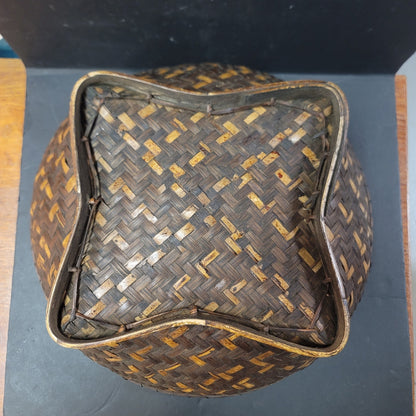 VINTAGE Large 1960s Labba Grain Basket from Philippines - 17" Diam. X 7" H nice!