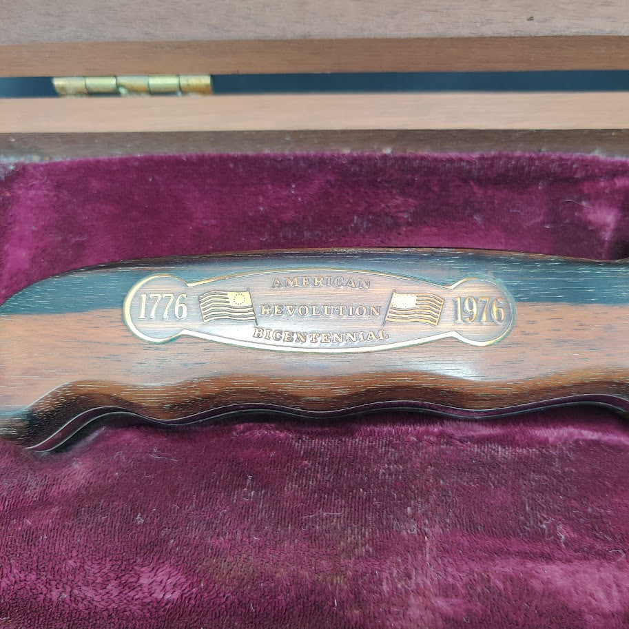 Buck #2801 Spirit of 76 Limited Edition Bicentennial Knife Set Display Case Coin