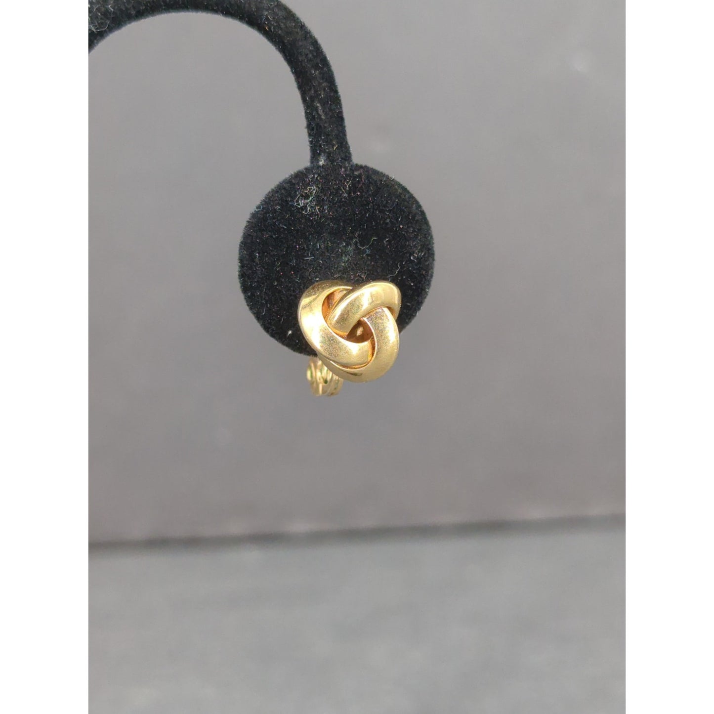 Vintage Mid-Century Monet Gold Tone Swirl Love Knot Clip-On Earrings Classic