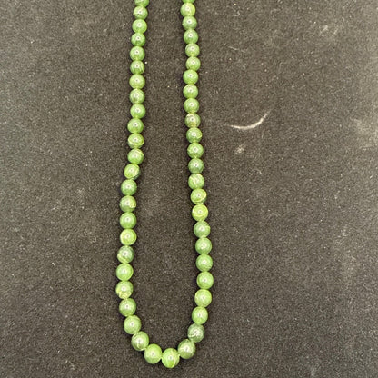 Vintage Apple Green Peking Glass Style Bead Necklace 18 Inch