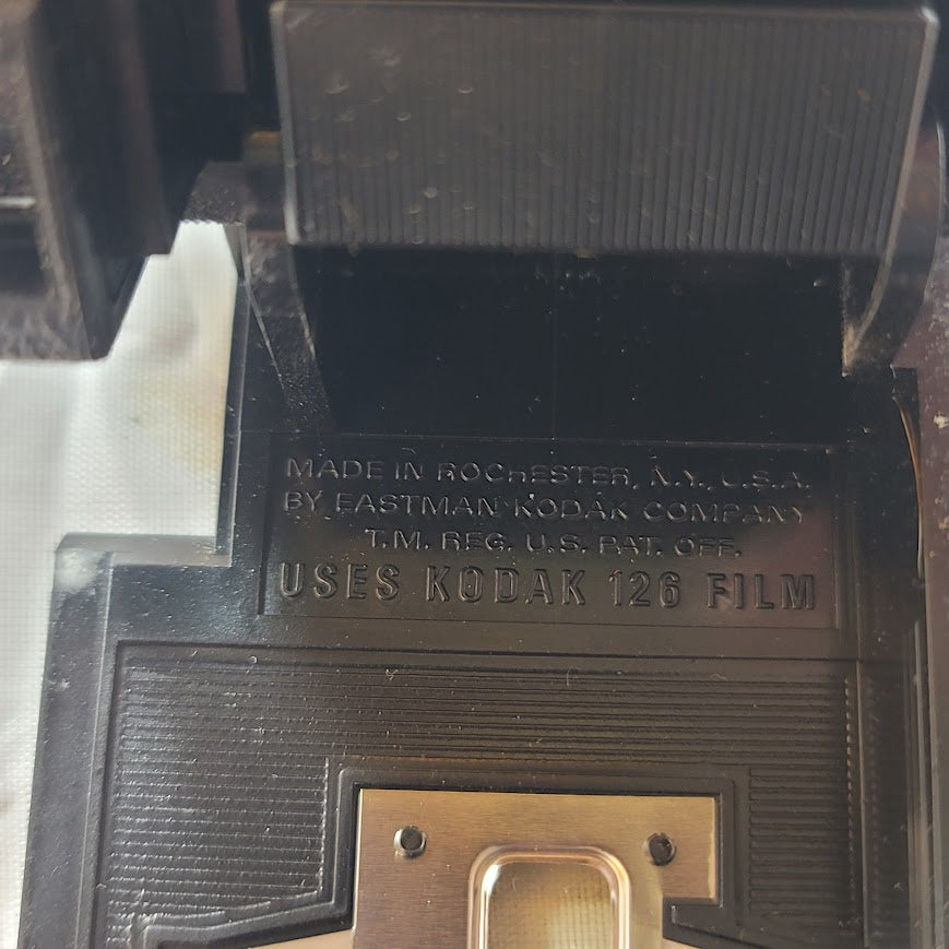 Kodak Instamatic X-15 Color Outfit Camera in box with Flash