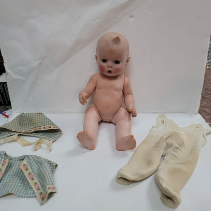 Vintage vinyl hummel doll 3pc clothing set bonnet jumper sweater Moving eyes