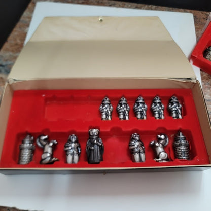 AJEDREZ Chico's pattern metal chess set INCOMPLETE ORIGINAL BOX missing pieces