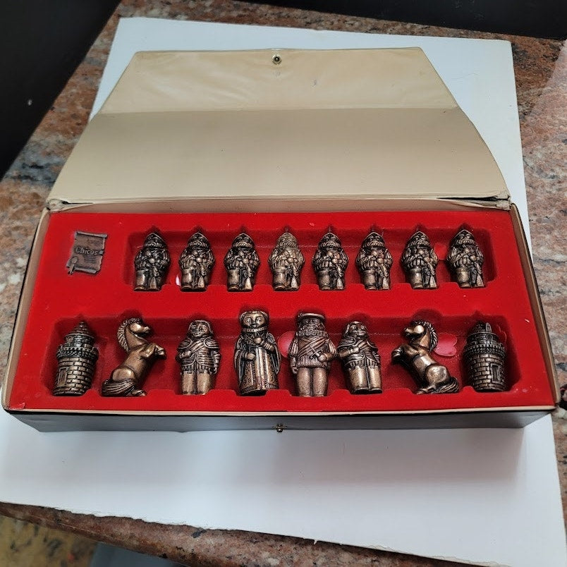 AJEDREZ Chico's pattern metal chess set INCOMPLETE ORIGINAL BOX missing pieces