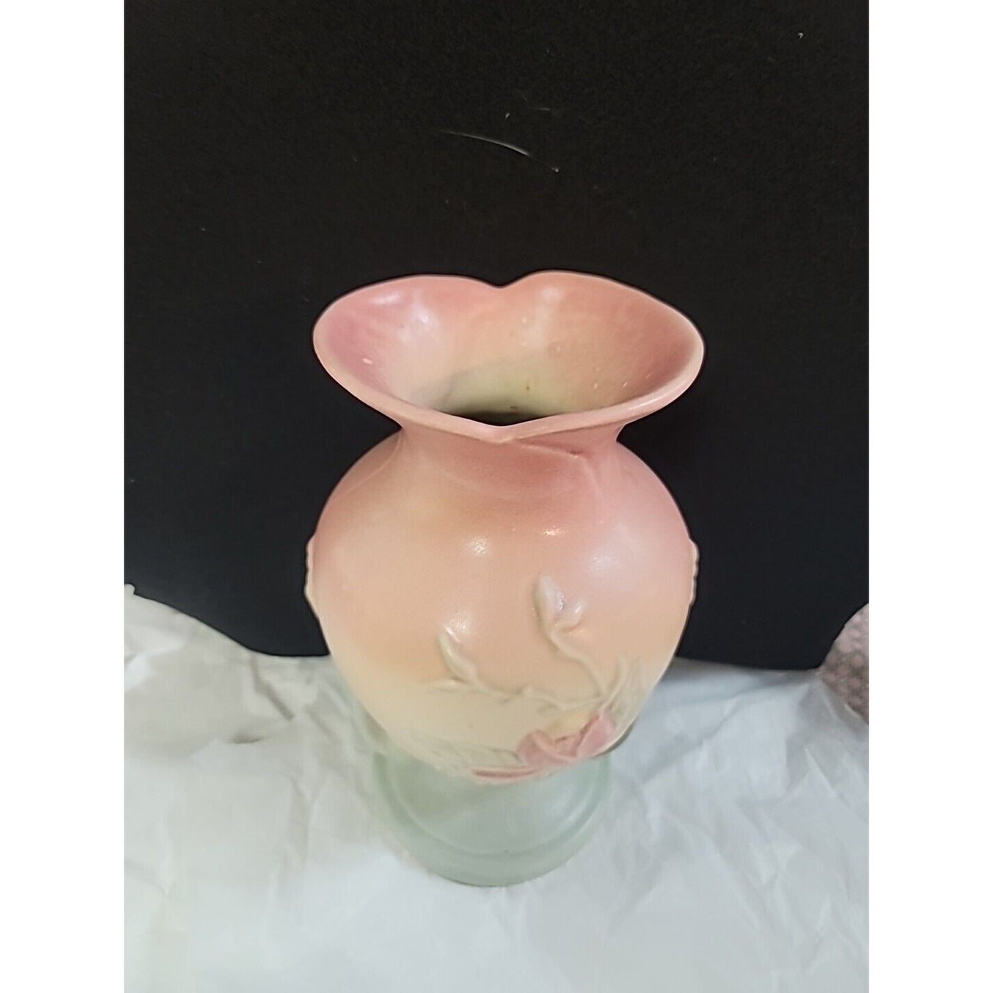 HULL POTTERY PINK AND BLUE 8-1/2 " VASE MAGNOLIA PATTERN # 2