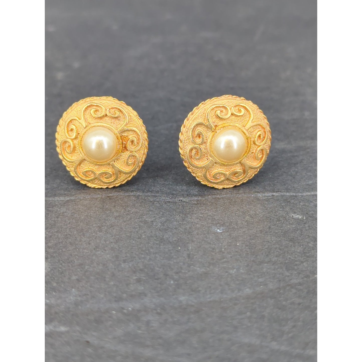 Vintage Gold Tone Faux Pearl Center Round Button Clip On Earrings Retro
