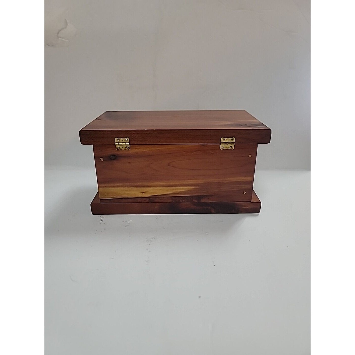 VINTAGE HAND CRAFTED HINDGED LID WOODEN CEDAR BOX 8x5x4.5 Stash Trinket HIDEAWAY