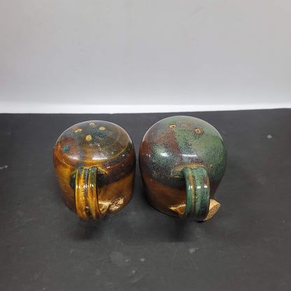 Pair handmade salt pepper shakers pottery handle rounded signed Bean 90 Green