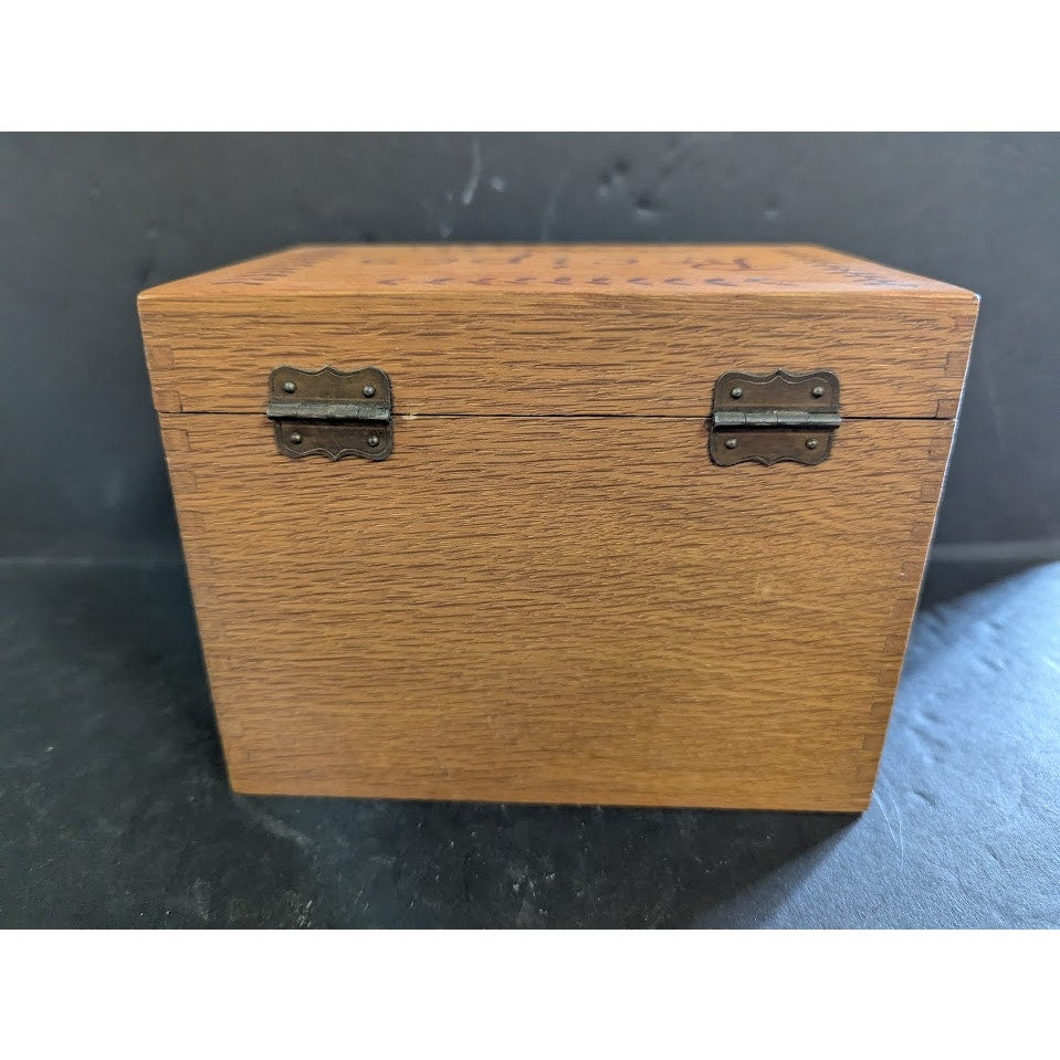 Vintage wood recipe box 7" x 4.5" x 5.5" dove tail construction Birds Folk Art
