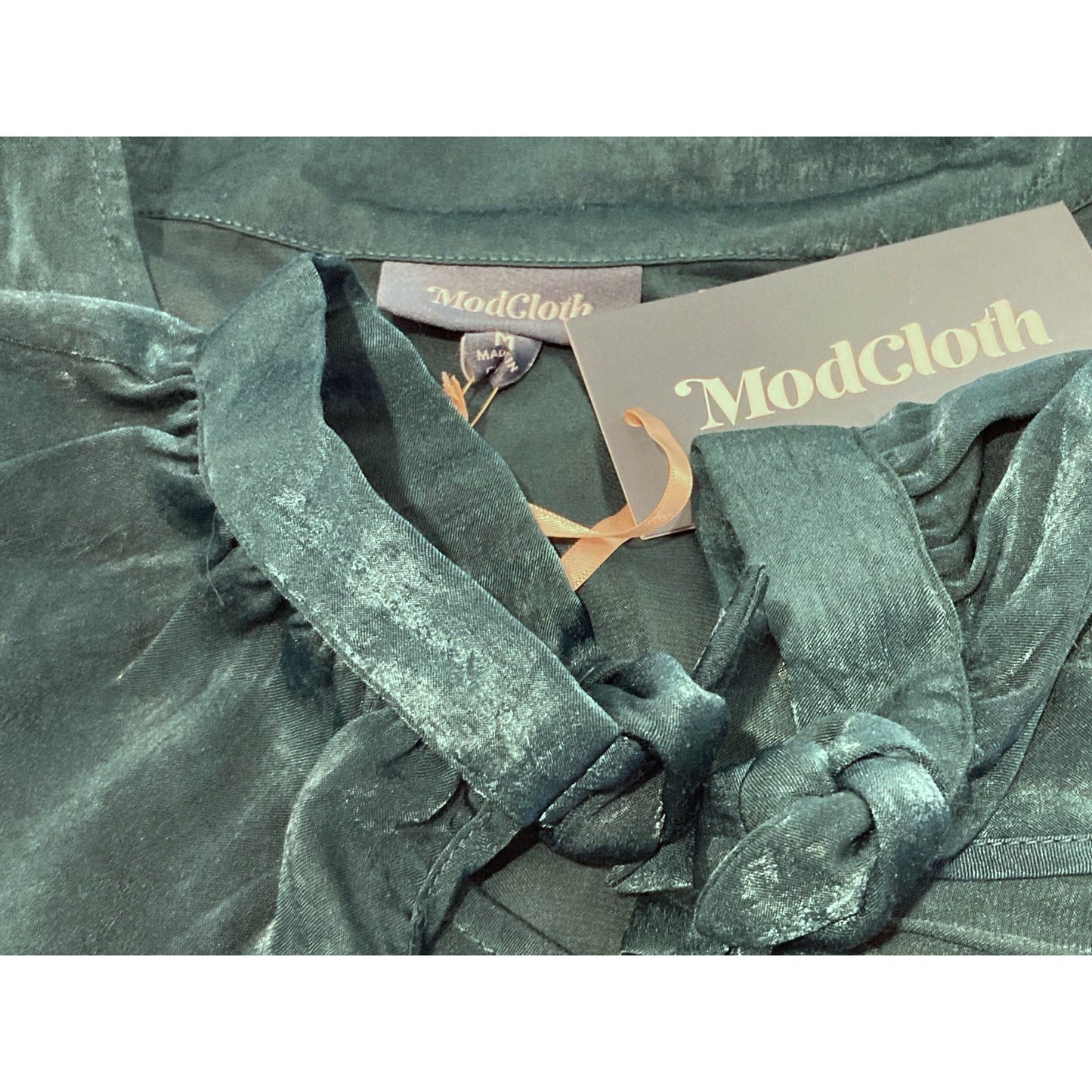 Modcloth V-Neck Satiny Long Sleeve Knot Tie Cuff Blouse Sz Medium in Emerald NWT