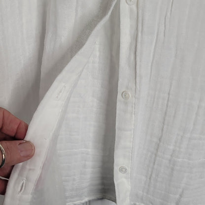 Sundays Size 3 White textured Button Up Cotton Long Sleeve V Neck Top Blouse