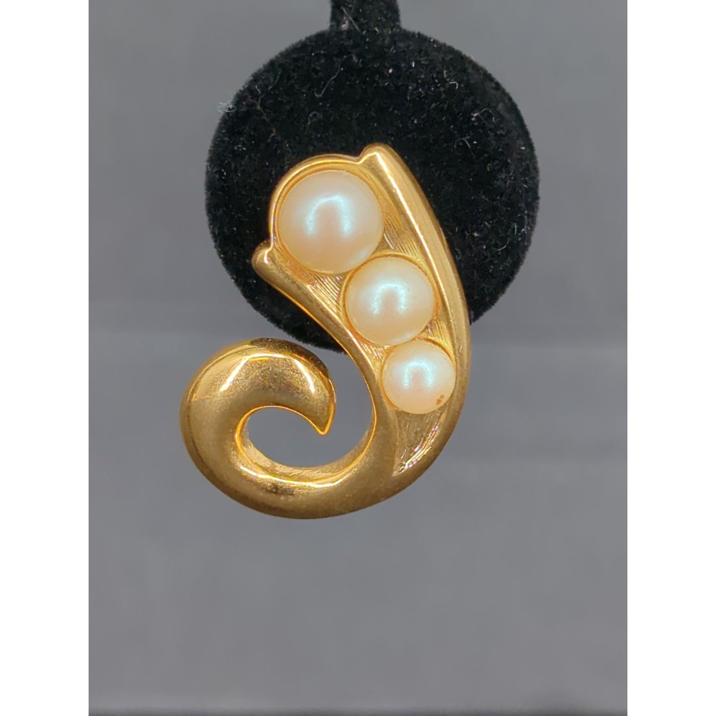 Vintage Matte Gold Tone Faux Pearl Swirl Stud Pierced Earrings
