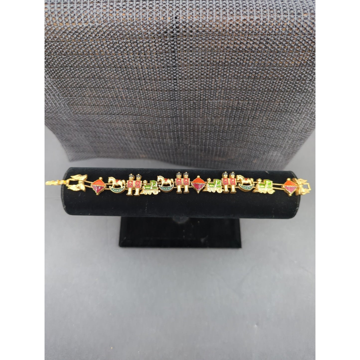 Vintage Fashion BRACELET Avon 8" toy soldiers enameled slide holiday