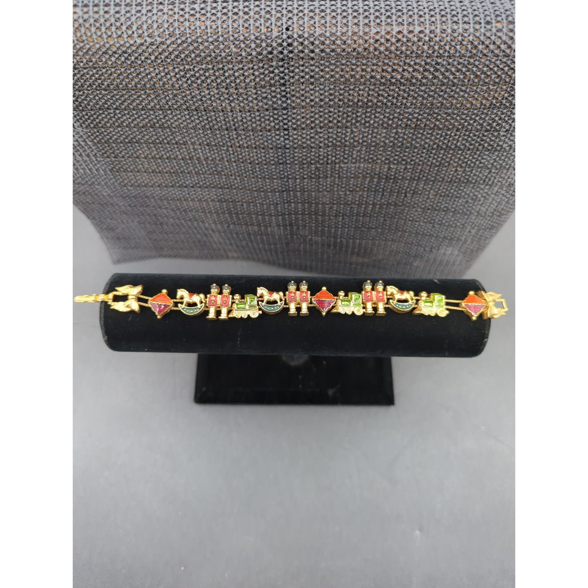 Vintage Fashion BRACELET Avon 8" toy soldiers enameled slide holiday