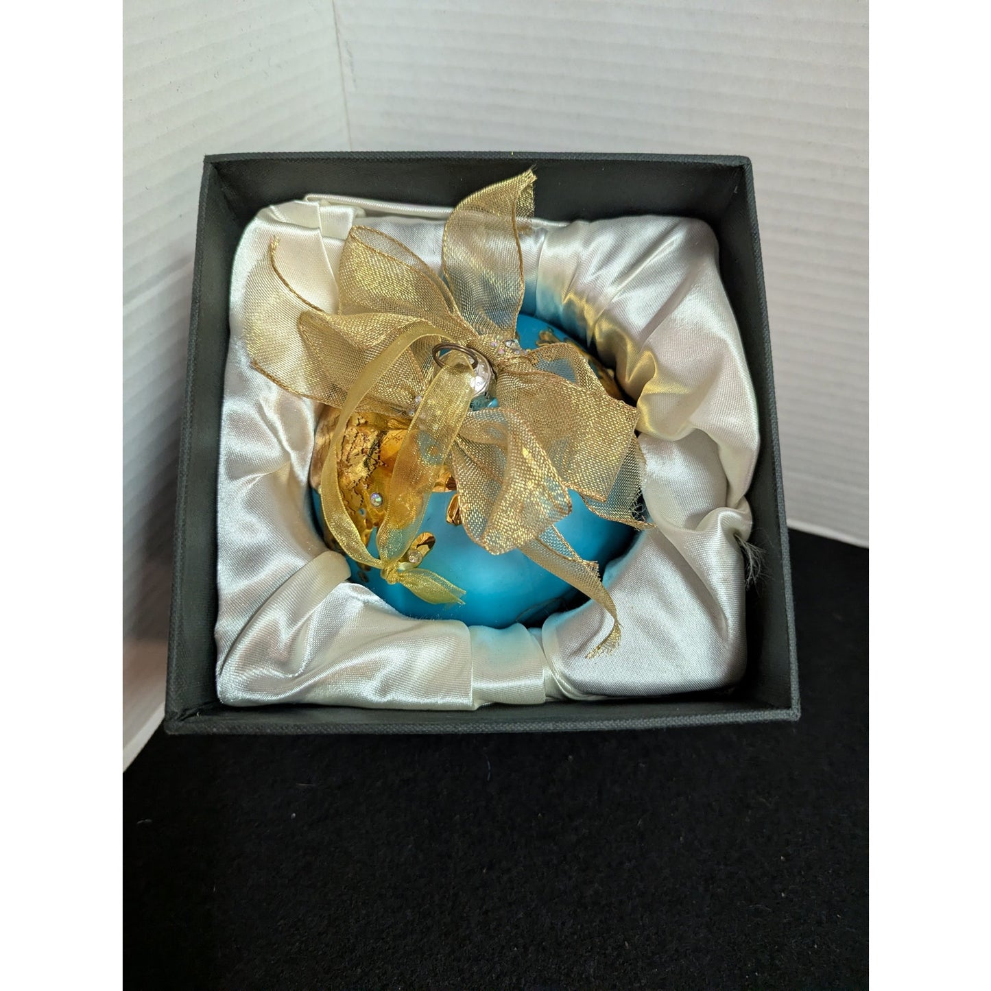 Vintage 2011 Peace Globe Glass Christmas Ornament Gold Foil World Map Satin Box