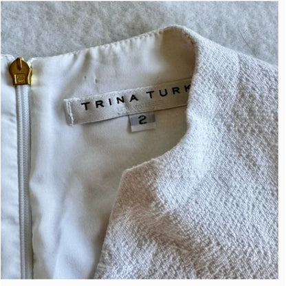 TRINA TURK Classic White Shift Mini Dress Size 2 Summer NEW Textured VNeck