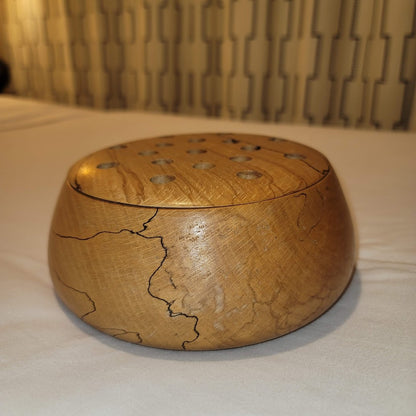 Handmade Round Spalted Wood flower box potpourri Lid bowl footed FROG Pomander