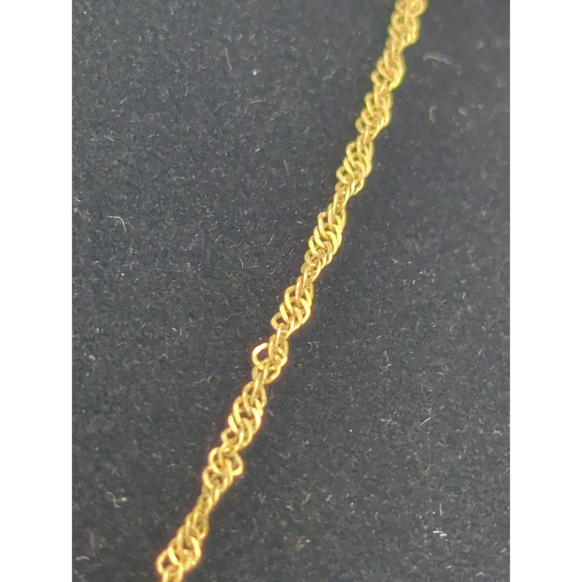 Vintage Gold Tone Ornate Filigree Tear Drop Pendant Necklace Green Stone
