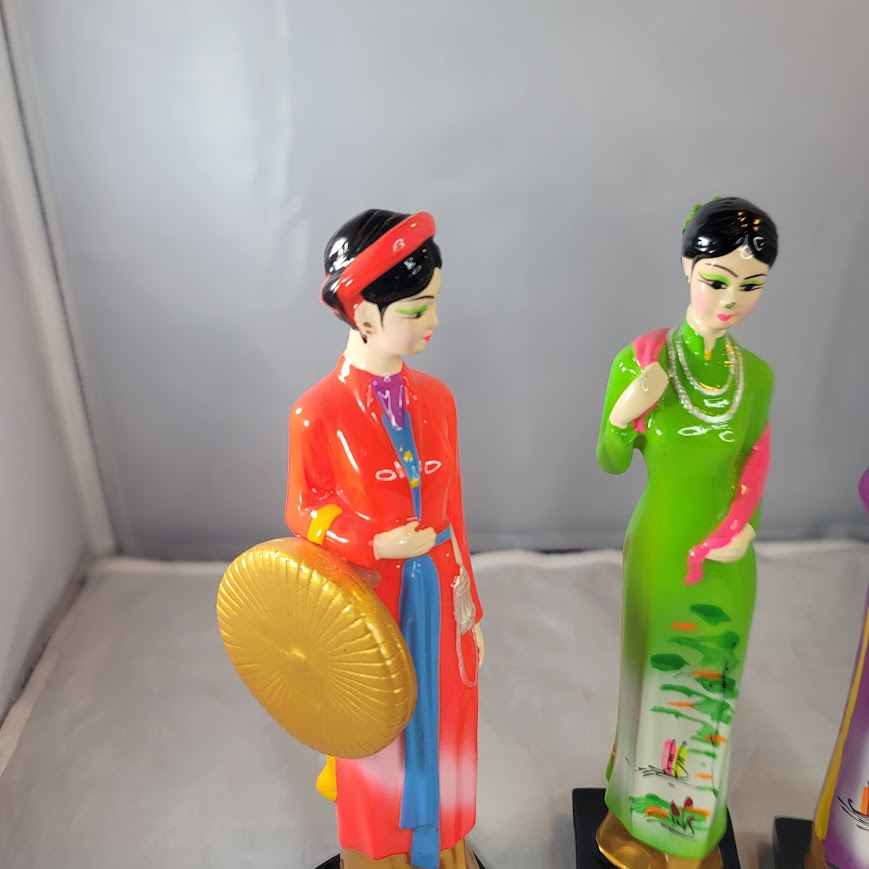Set of 3 Vietnamese women Tradional Dress Vietnam figurines