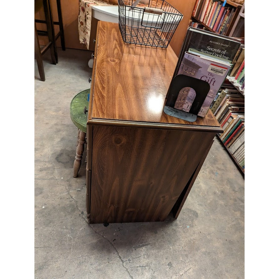 Secondhand Sandies: Set of 6 fine sturdy wood chairs