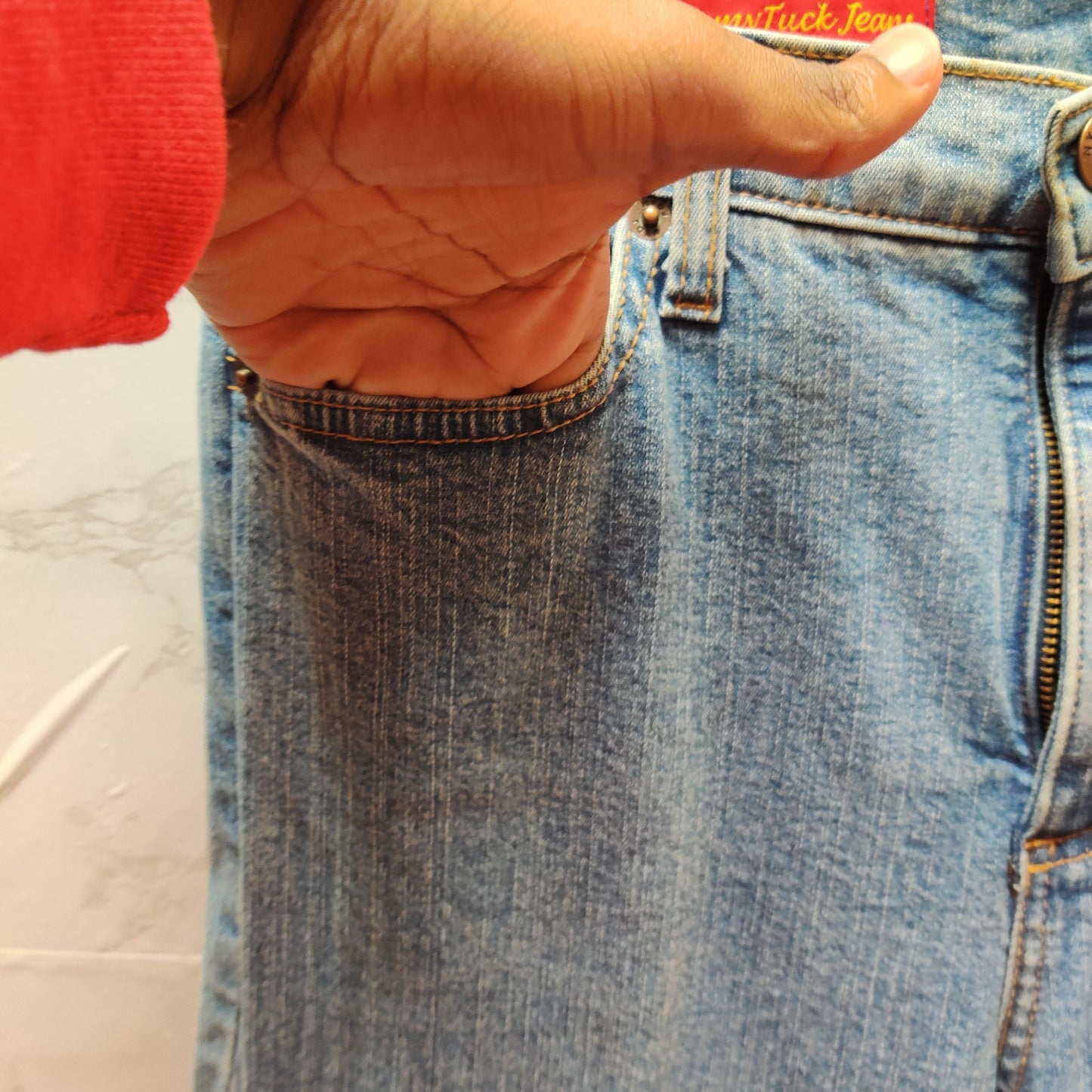 NYDJ Tummy Tuck Jeans Womens 6 Straight Leg Medium Wash Stretch Denim Made USA