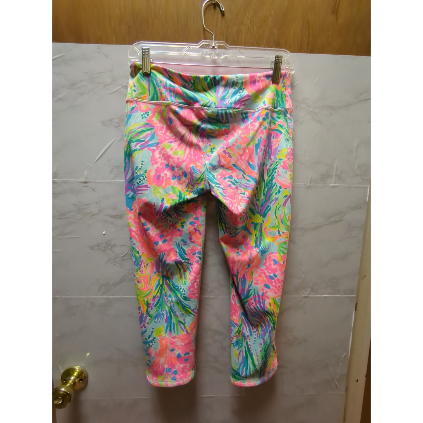 Lilly Pulitzer Luxletic crop leggings Medium "Fan Sea Pants" botanical print