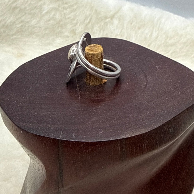 Vintage 925 Sterling Silver Modernist Swirl Ring with Moonstone Cabochon Size 6