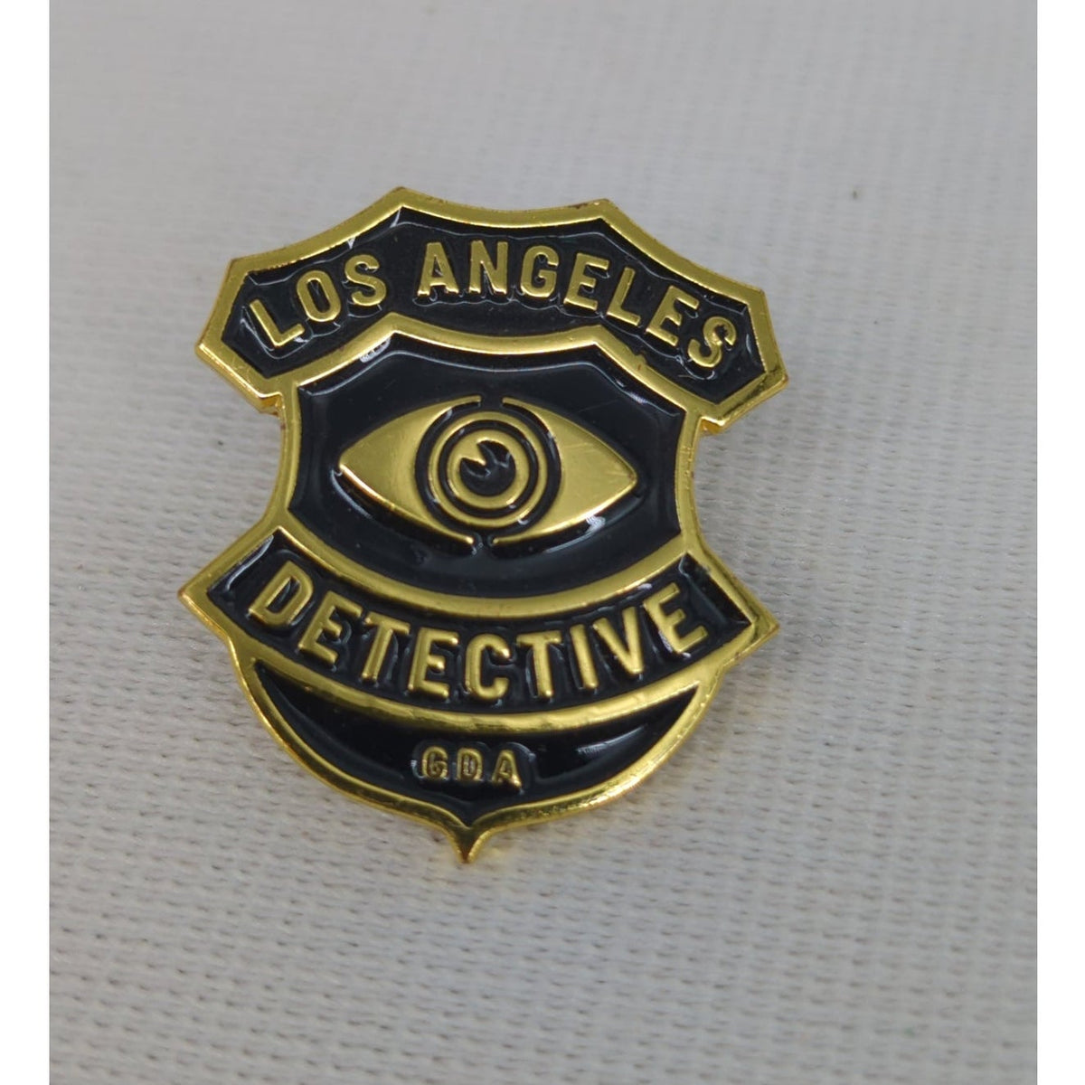 Los Angeles Detective Enamel Lapel Pin Badge Gold Tone Black Eye Novelty