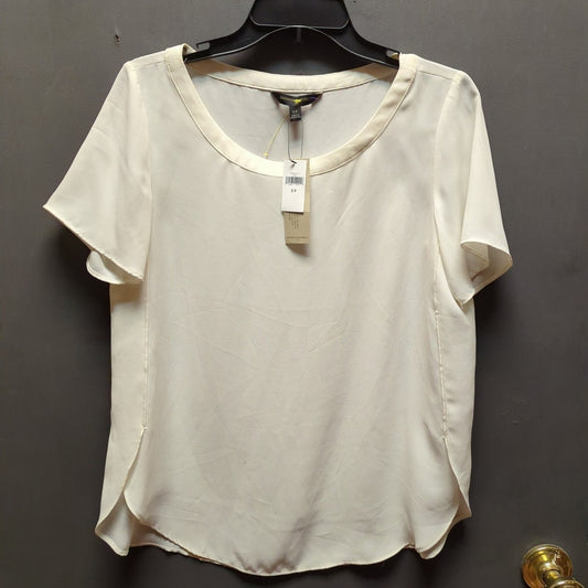 NWT Banana Republic Size Small Petite Career Off-White Trimmed Scoop Neck Blouse