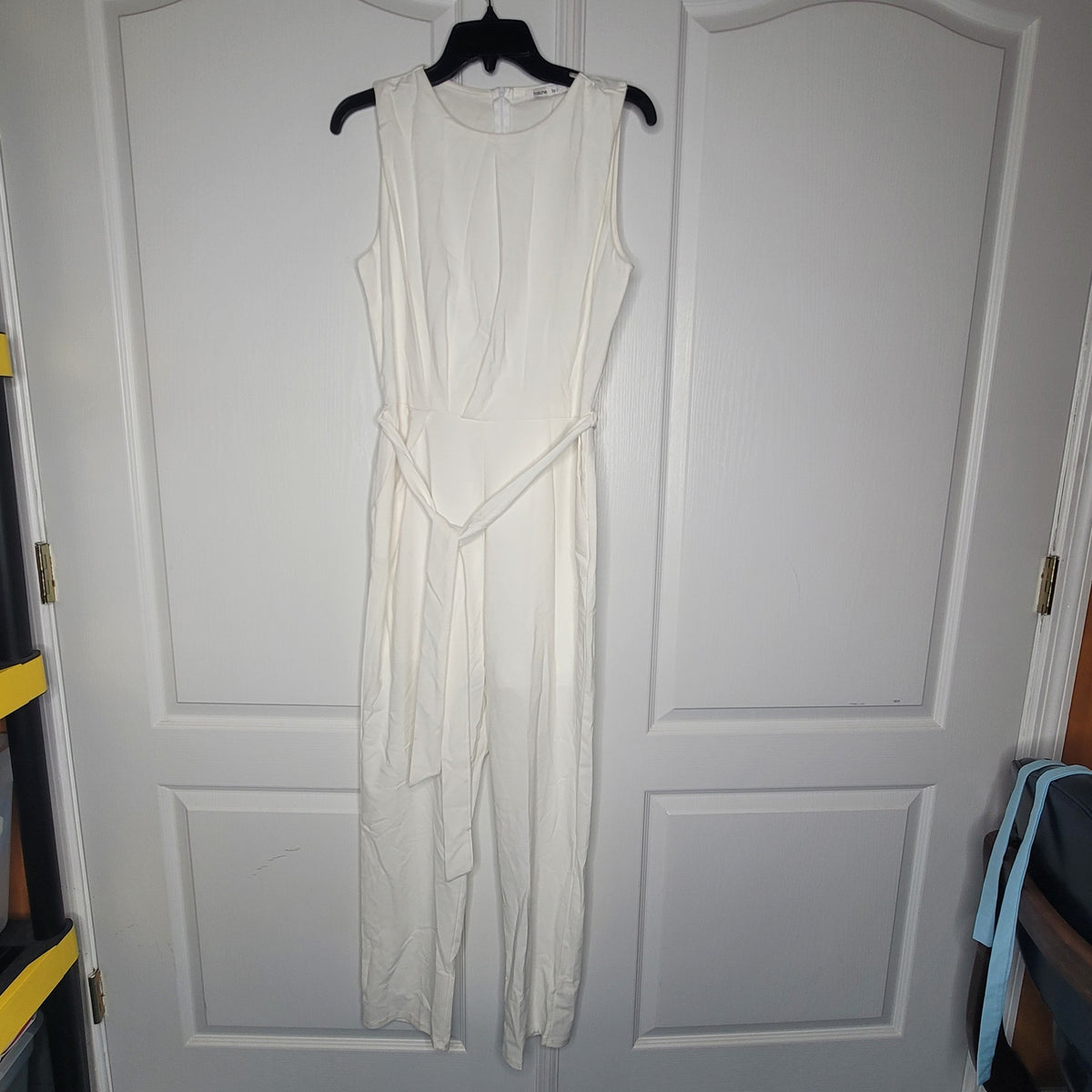 Fraiche by J White Sleeveless Jumpsuit Size Large Belt Skinny Leg Scoop Neck NEW