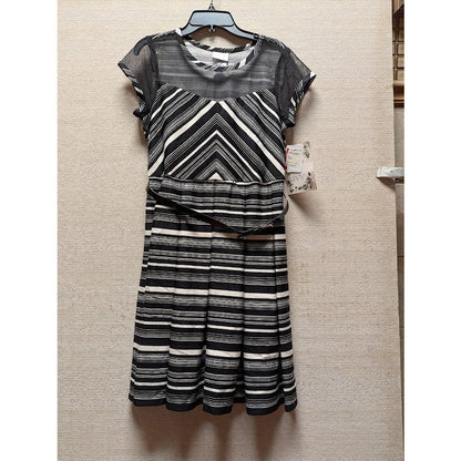 Iris & Ivy Size 16 black White Dress & Belt short sleeve pleated front sheer top