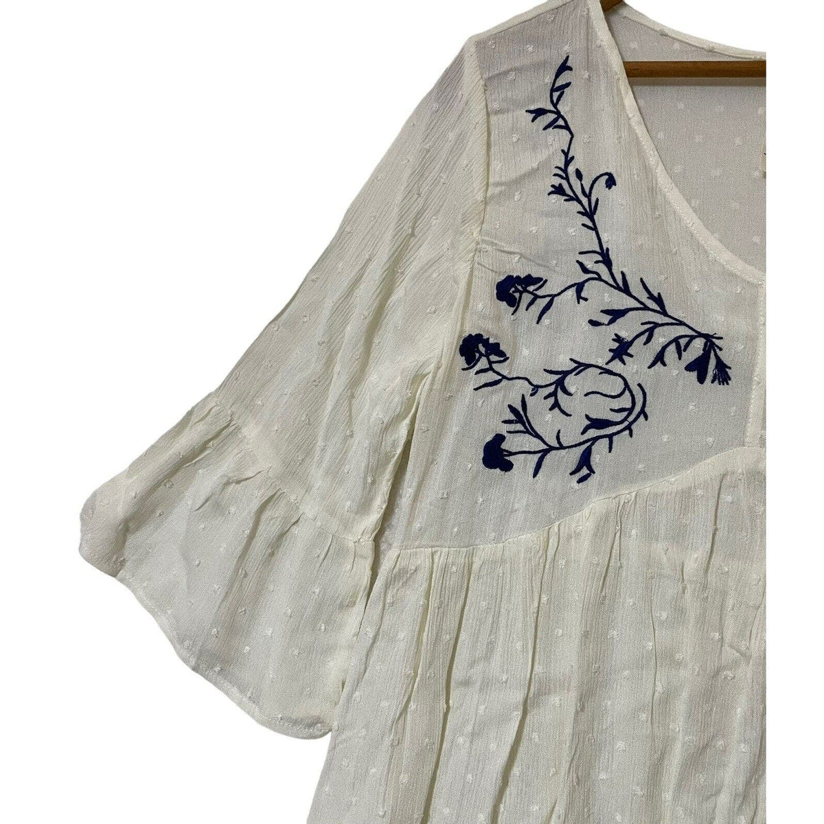 Forgotten Grace Embroidered Flare Sleeve Boho Pullover Top Size 1X in Ivory NWT