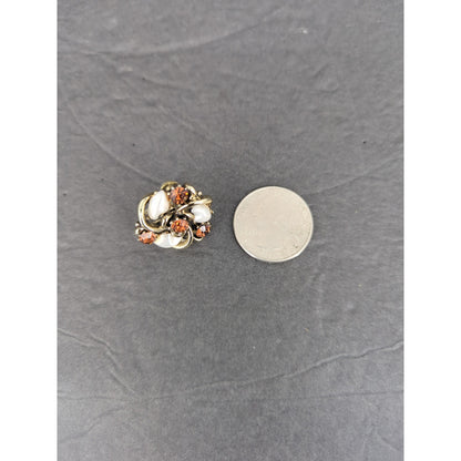 Vintage 1960s Mid Century Lisner Faux Pearl Floral Wreath Clip On Earrings