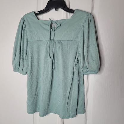 Everleigh Size Small blouse 1/2 sleeve dusty mint green NEW embroidery detail