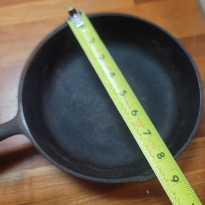 Vintage 1920’s-40’s BSR 8” Double Spout Iron Skillet 5C
