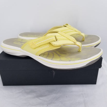 Clarks Comfort Flip Flops Women's Size 6 Gray Yellow Cushioned Adjustable