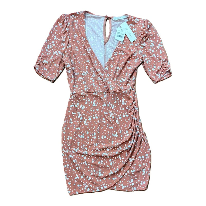 NEW All In Favor V-Neck Side Ruche Pullover Dress Sz Medium in Peach White Ditzy