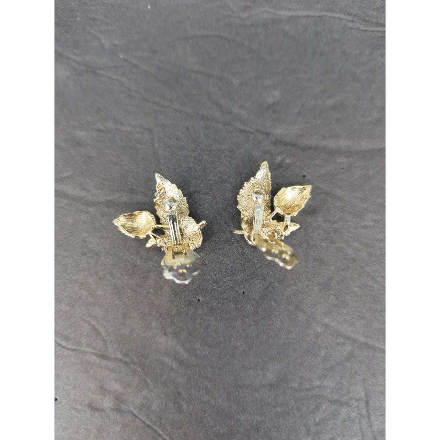 Vintage Gold Tone Textured Wheat Sheaf Leaf Brooch Pin Floral Jewelry