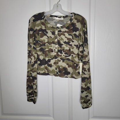 ROW A Size XL womens army green camo crop top TShirt Crop long sleeve LAYERING