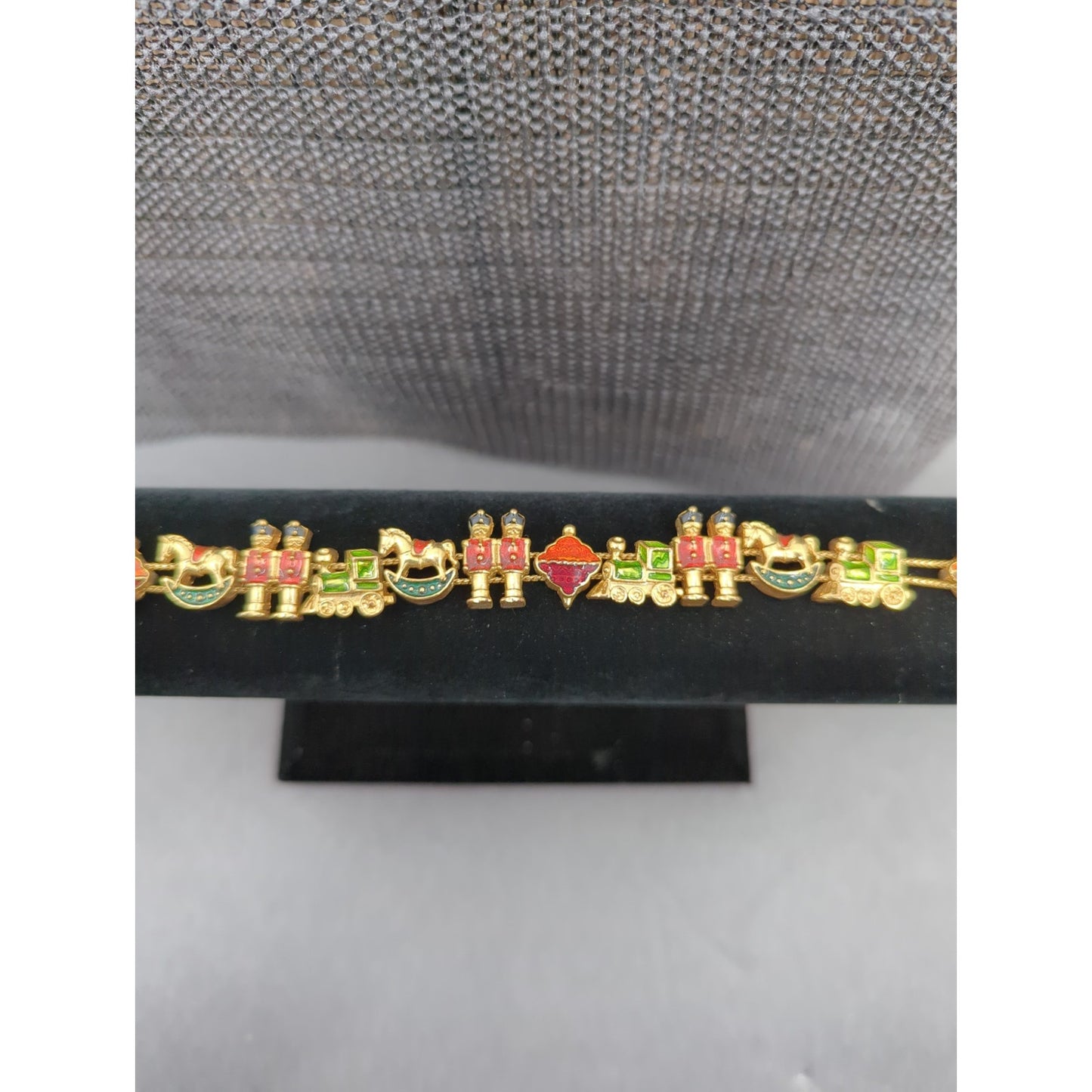 Vintage Fashion BRACELET Avon 8" toy soldiers enameled slide holiday