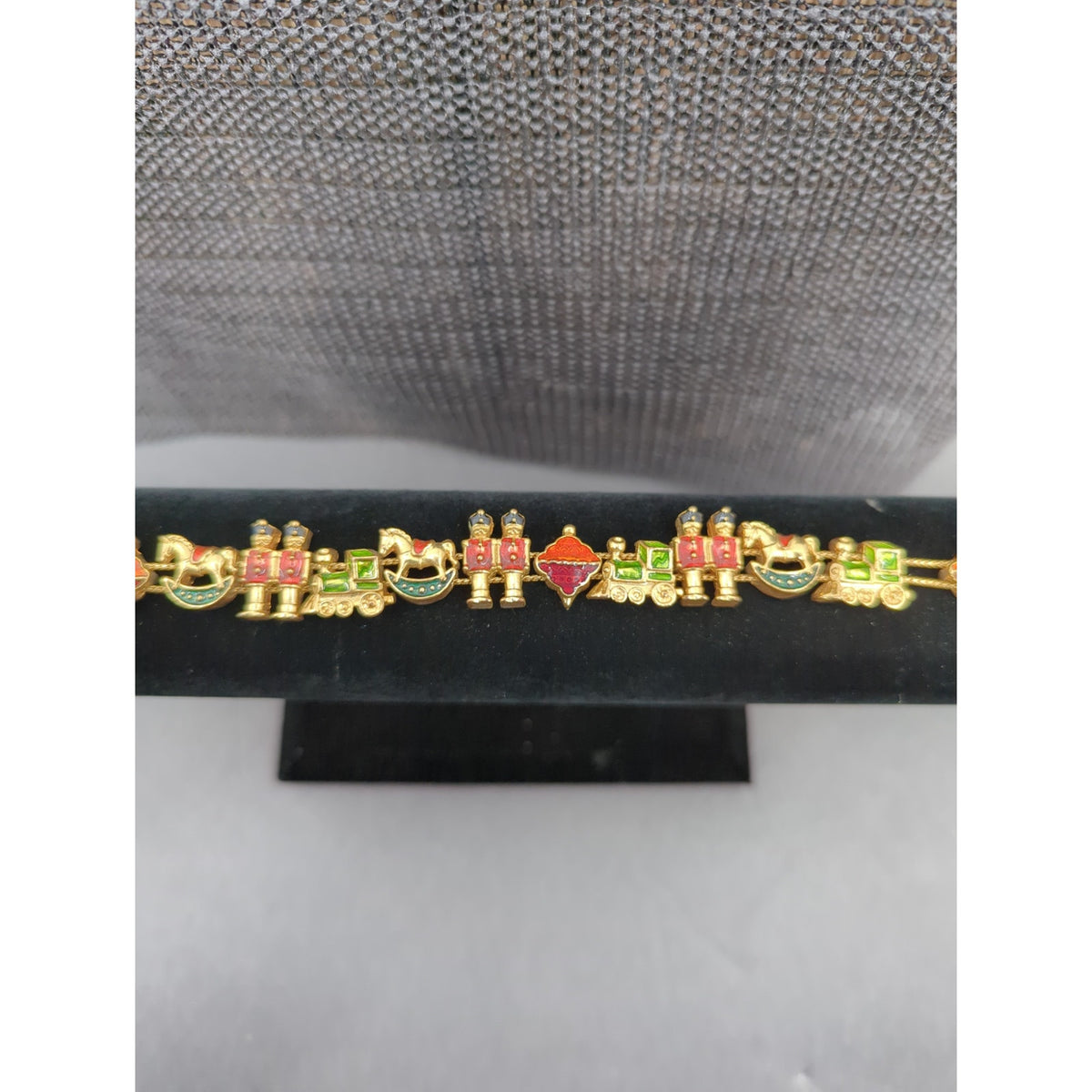 Vintage Fashion BRACELET Avon 8" toy soldiers enameled slide holiday