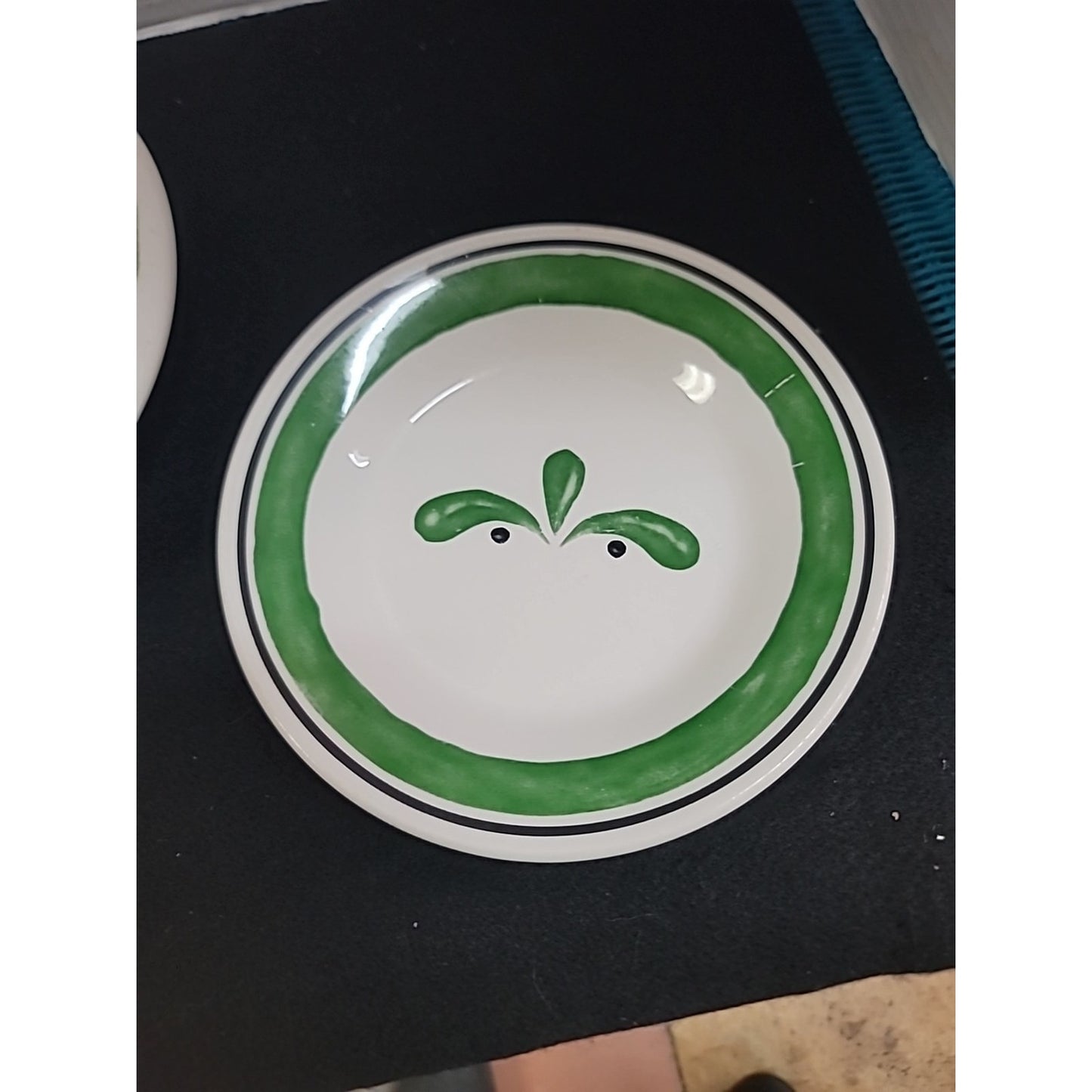 OLIVE GARDEN 7 Inch Bread Plates Restaurant GREEN BAND Olive Design